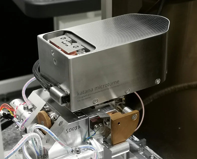 Katana in-situ ultramicrotome